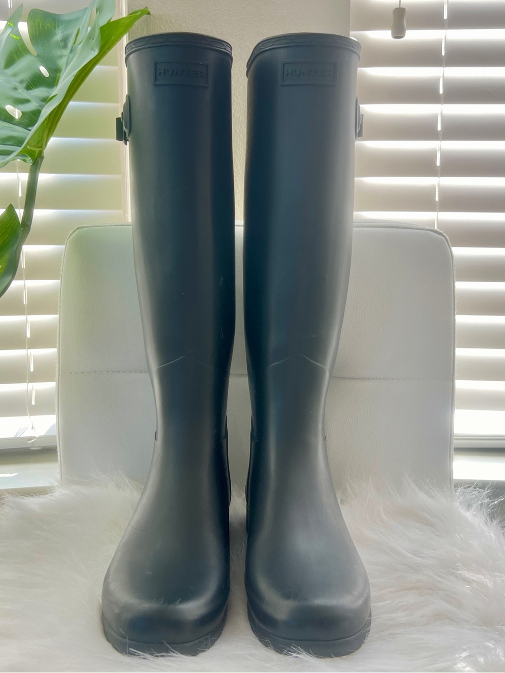 Hunter Tall Matte Black Tall Rain Boots w/Side Buckle Women’s Sz 8, Like New - Picture 12 of 16